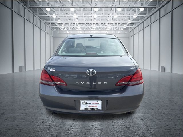Used 2010 Toyota Avalon XLS FWD image 4