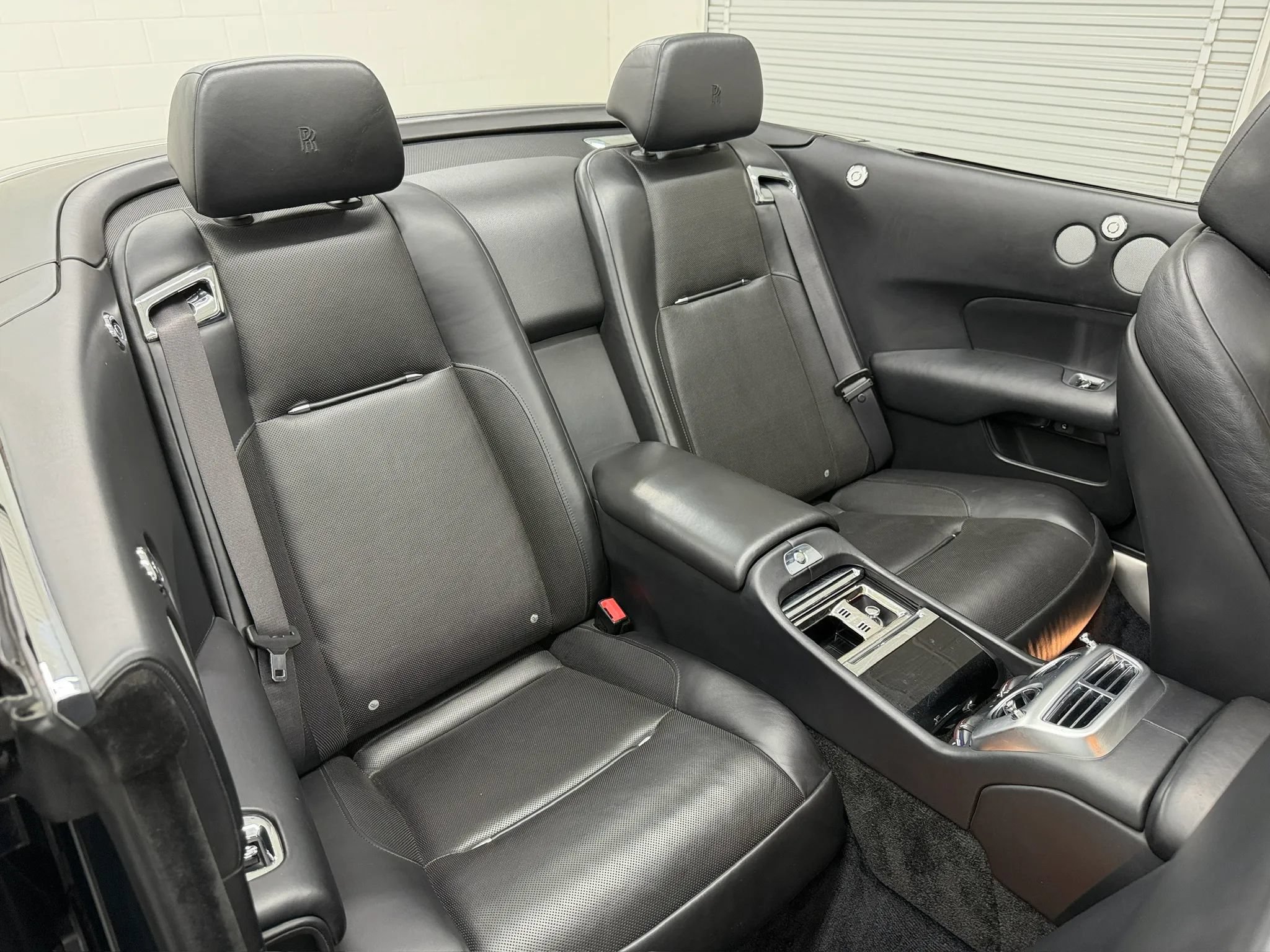 Used 2017 Rolls-Royce Dawn RWD image 64