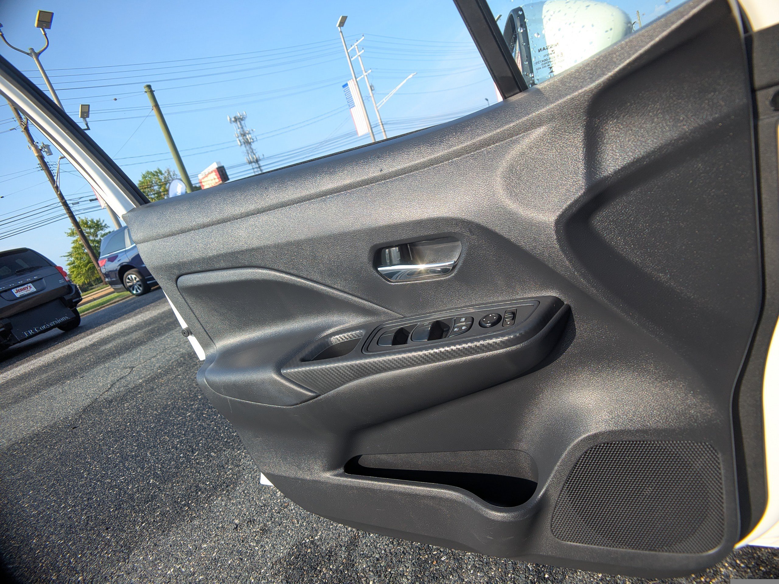Used 2024 Nissan Versa SV FWD image 23