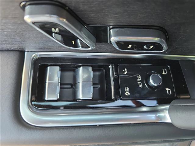 New 2025 Land Rover Range Rover SE image 28
