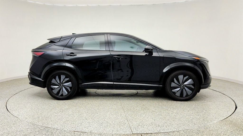 Used 2024 Nissan Ariya AWD image 4