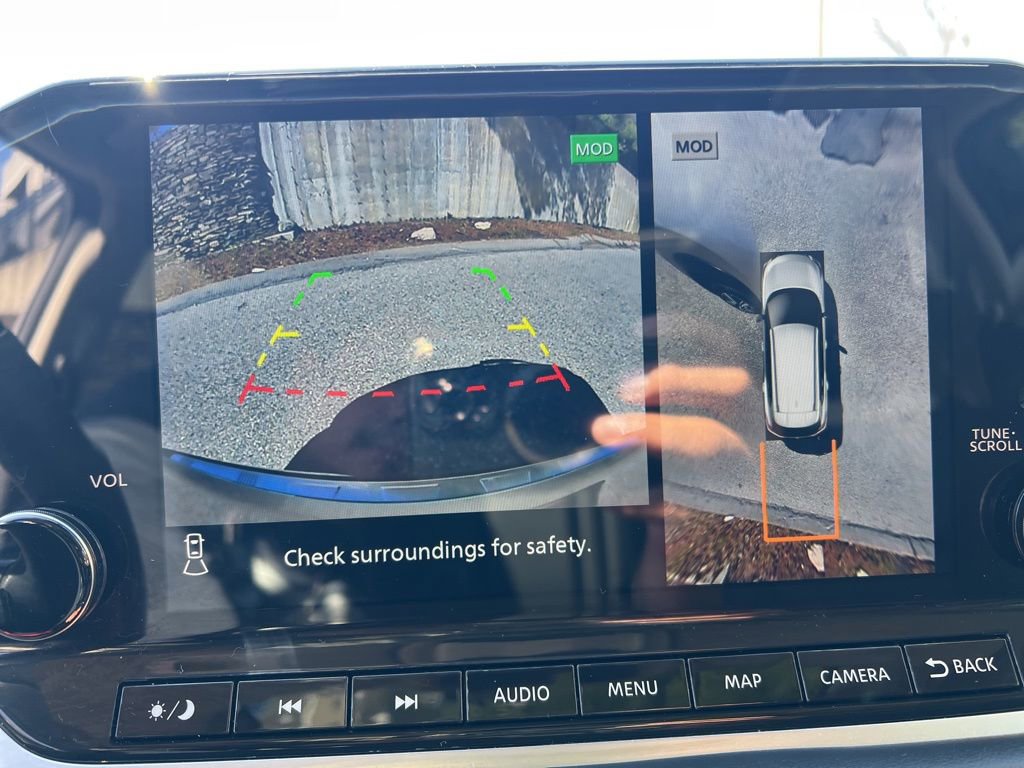 Used 2022 Nissan Rogue Platinum w/ Head-Up Display Package image 22