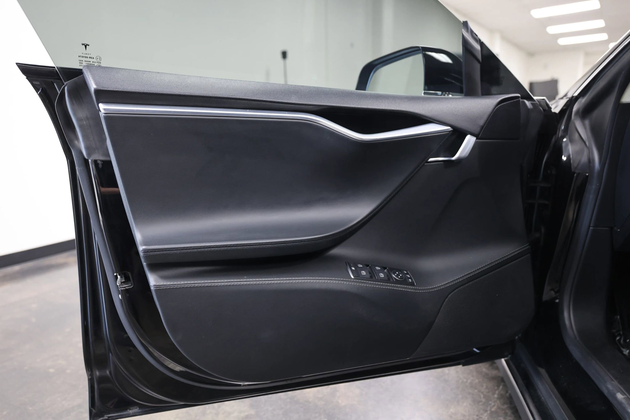 Used 2014 Tesla Model S P85 image 26