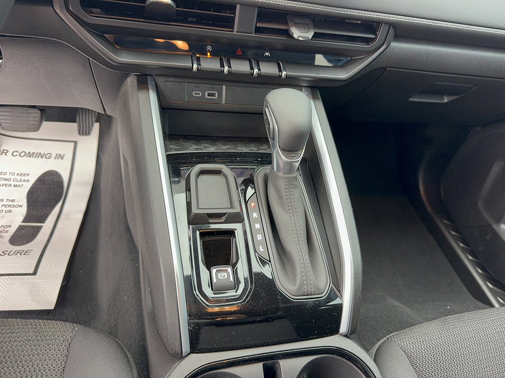 Used 2024 Chevrolet Colorado LT RWD image 20