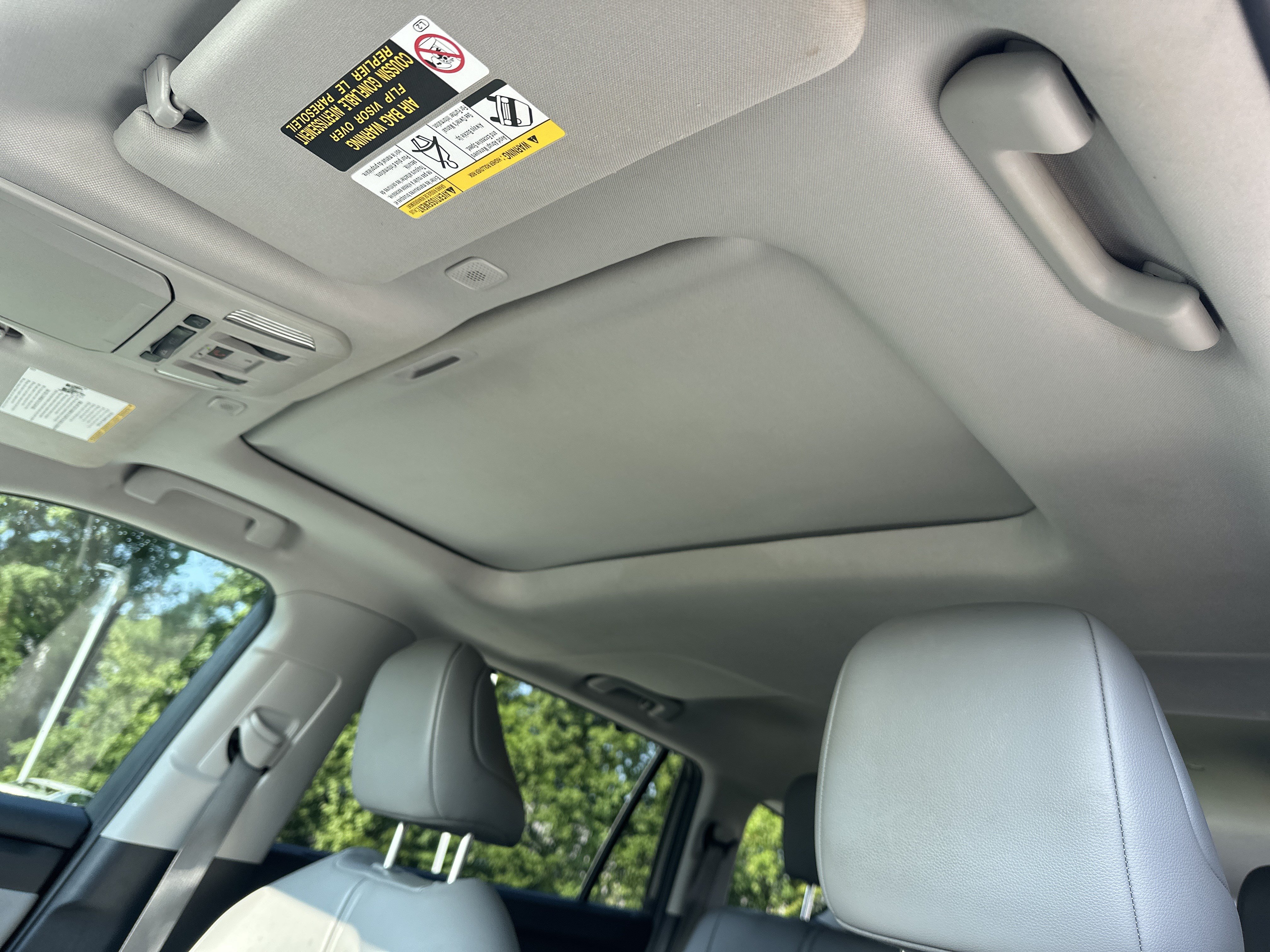 Used 2024 Toyota Highlander XLE FWD image 28