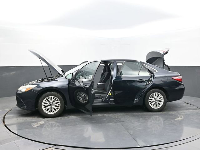 Used 2016 Toyota Camry LE image 62