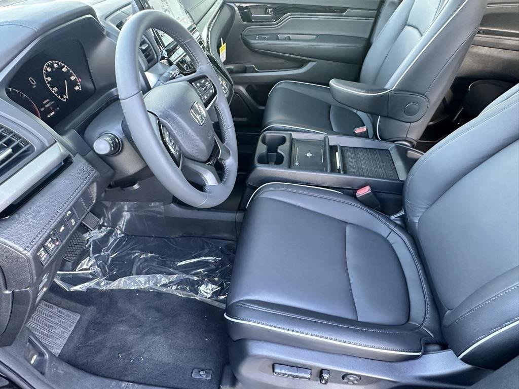 New 2026 Honda Odyssey Touring image 7