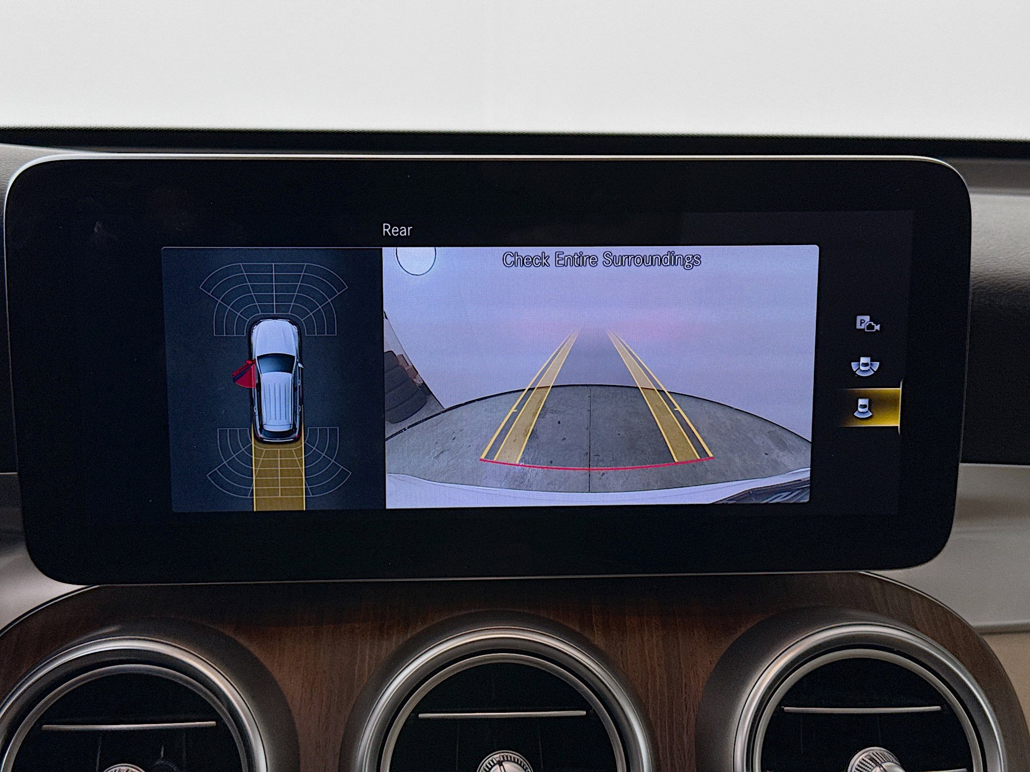 Used 2022 Mercedes-Benz GLC 300 4MATIC image 17