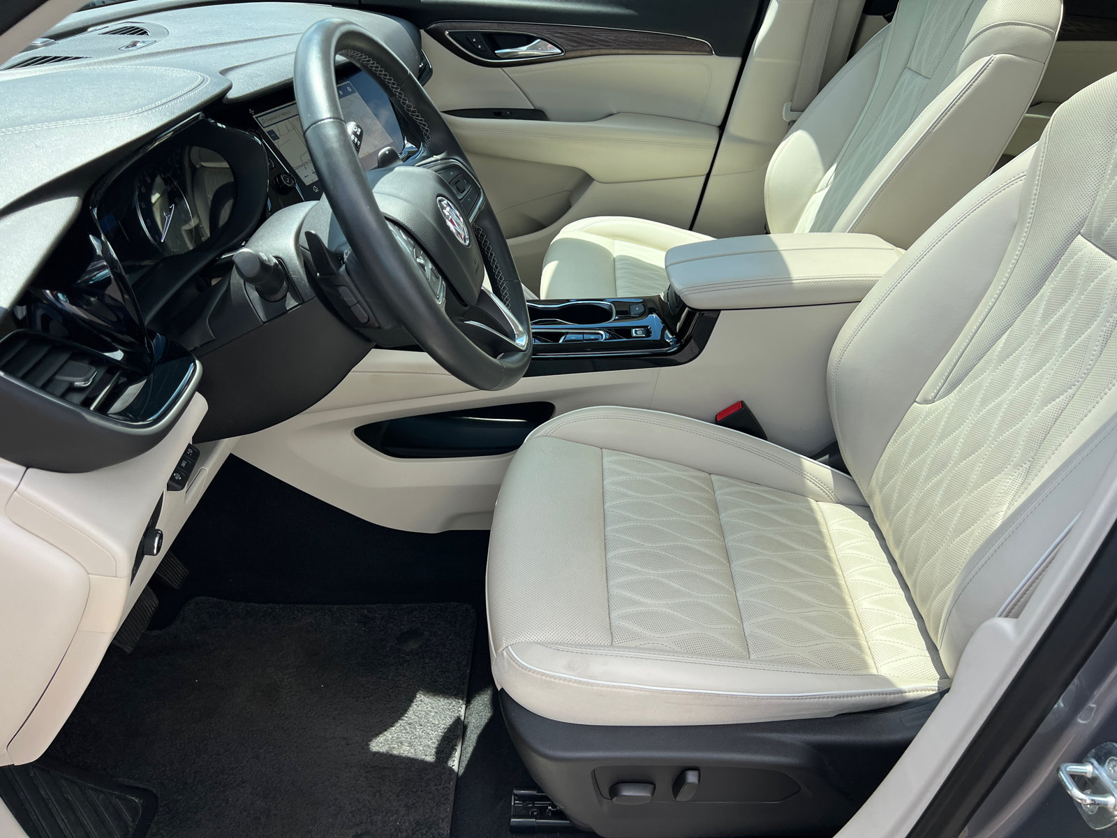 Used 2022 Buick Envision Avenir w/ Technology Package II FWD image 23