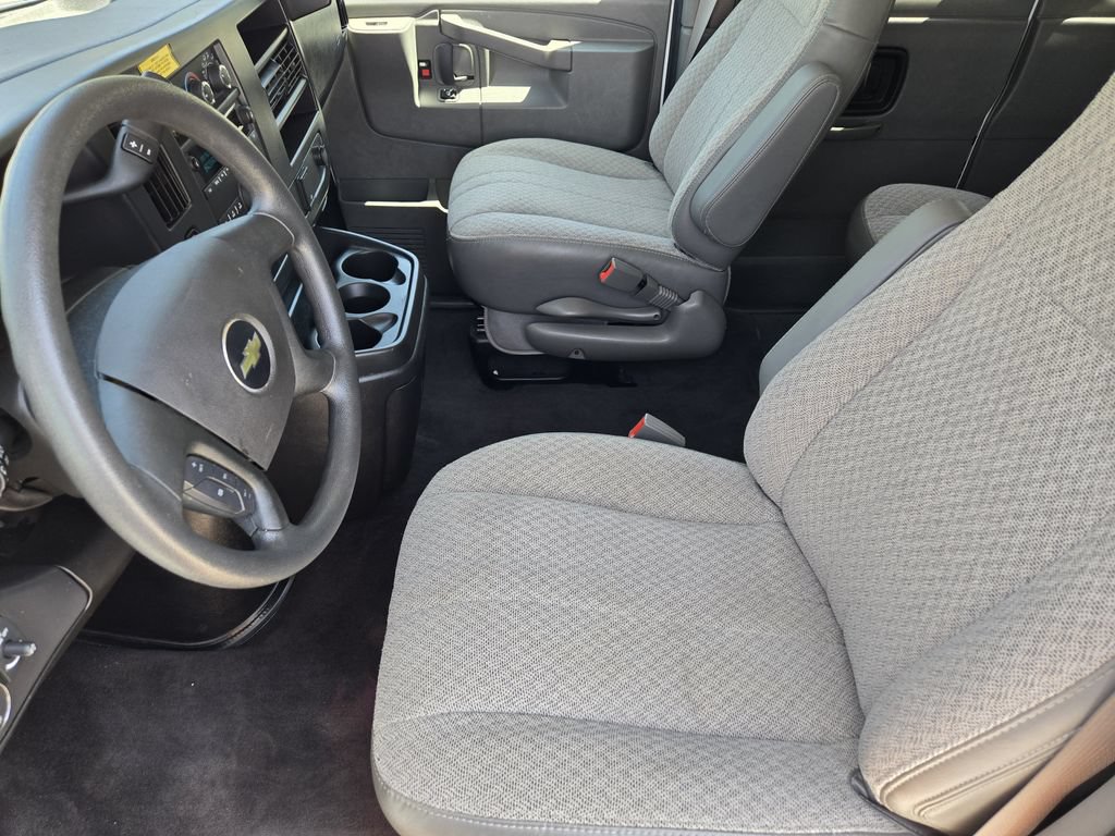 Used 2025 Chevrolet Express 3500 LS RWD image 13
