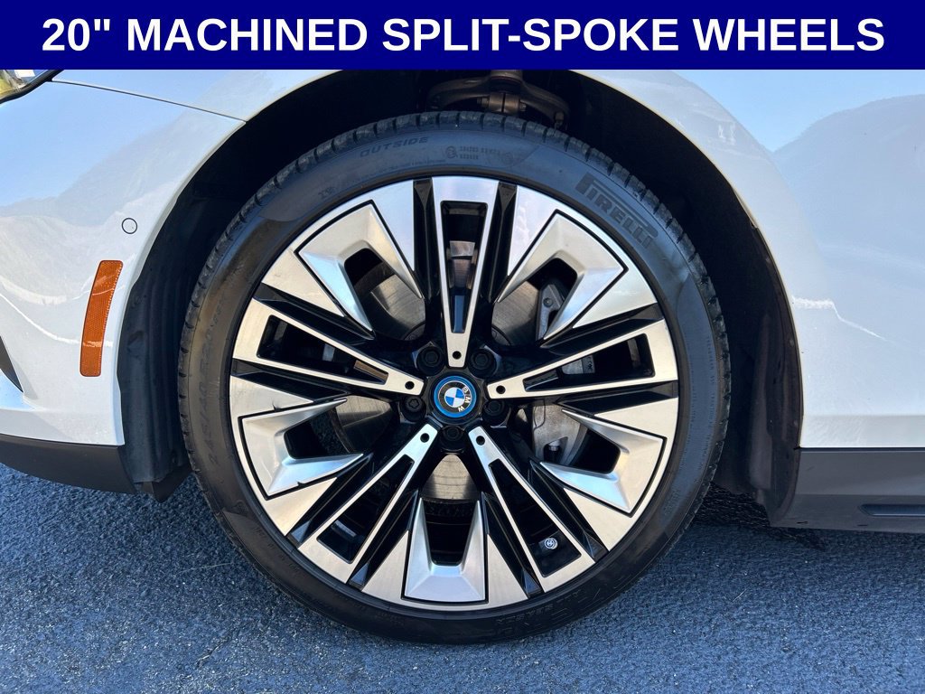 Used 2024 BMW i5 eDrive40i w/ M Sport Package RWD image 8