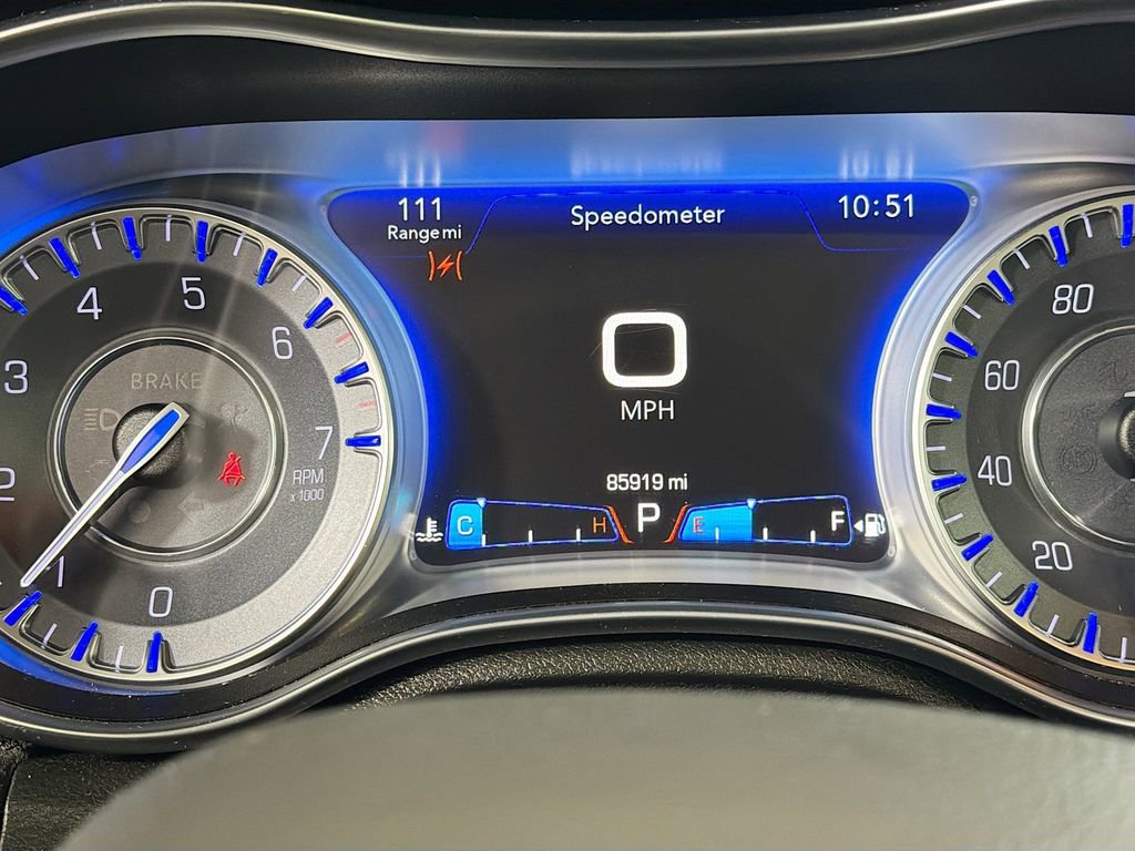 Used 2016 Chrysler 300 Limited image 14