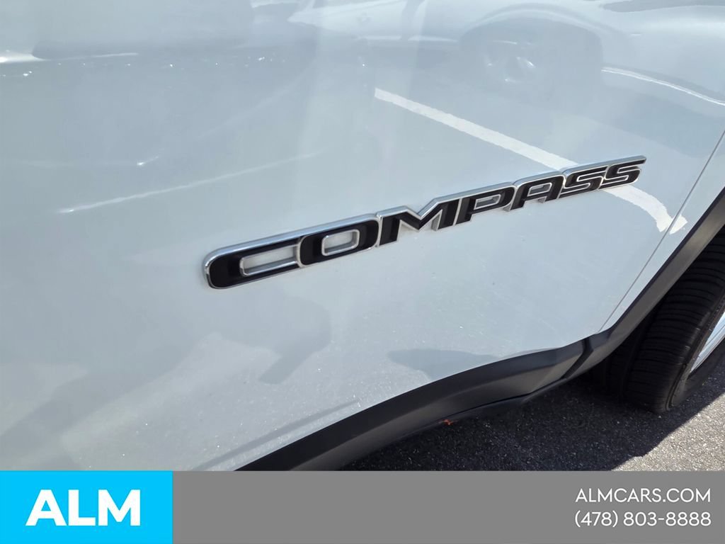 Used 2025 Jeep Compass Limited AWD/4WD image 18