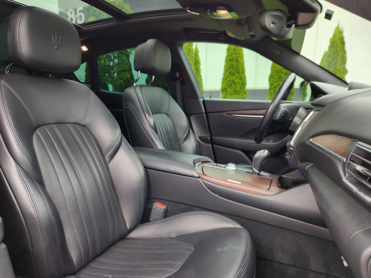 Used 2017 Maserati Levante w/ Luxury Package AWD/4WD image 8