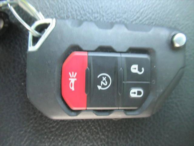 Certified 2024 Jeep Gladiator Mojave w/ Safety Group AWD/4WD image 35