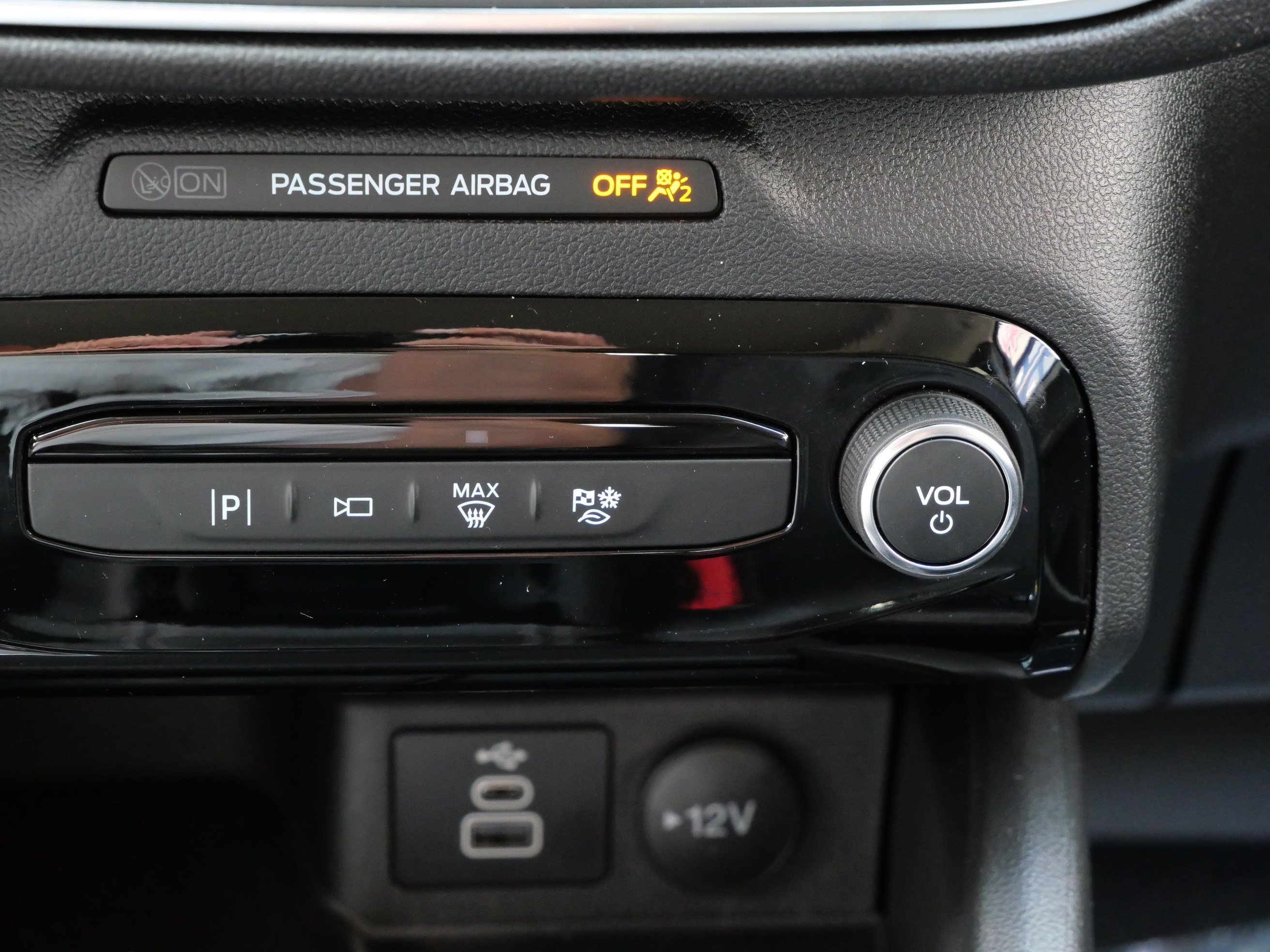 Used 2025 Ford Escape SE w/ PHEV Premium Package FWD image 23