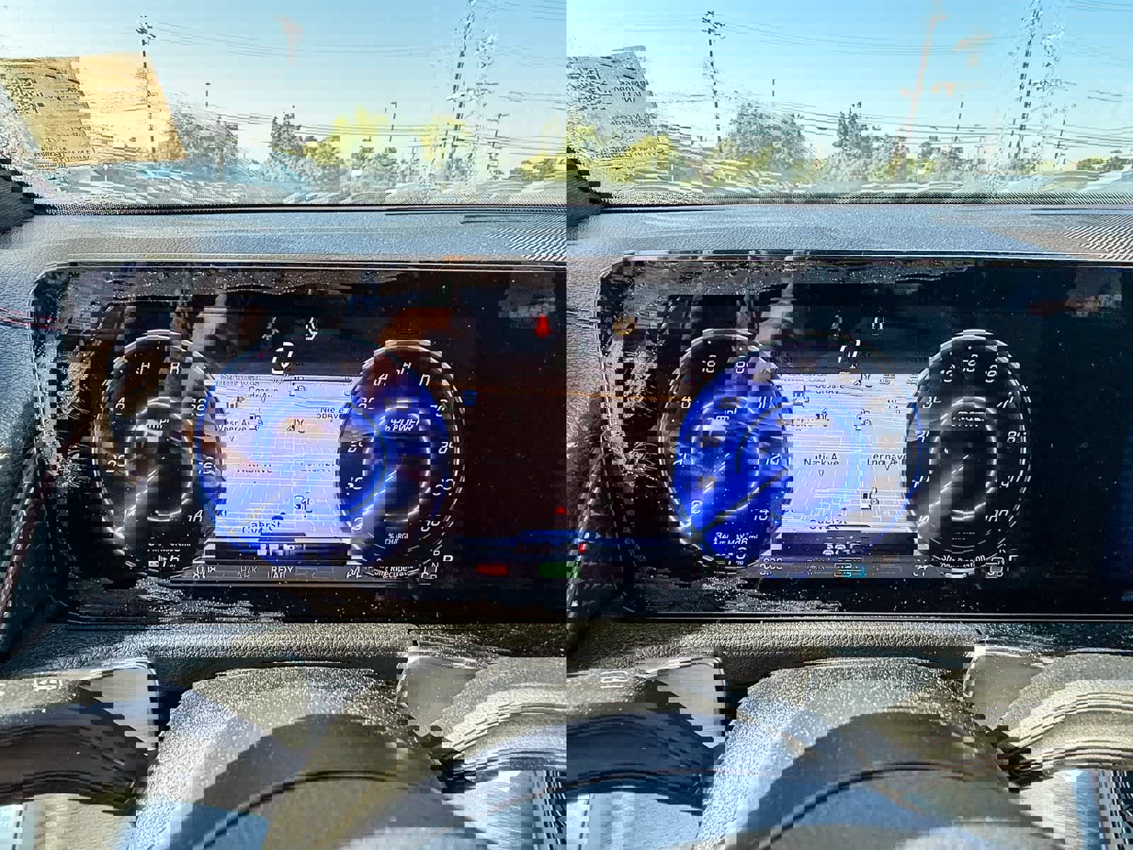 Used 2024 Mercedes-Benz EQB 350 4MATIC SUV image 25