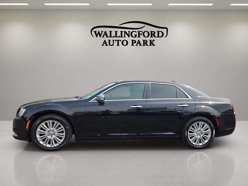 Used 2016 Chrysler 300 C image 7