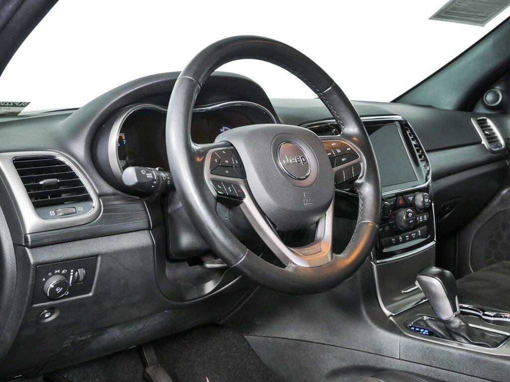 Used 2021 Jeep Grand Cherokee Laredo X RWD image 4