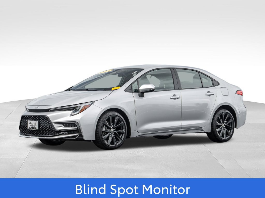 Used 2026 Toyota Corolla SE FWD image 3
