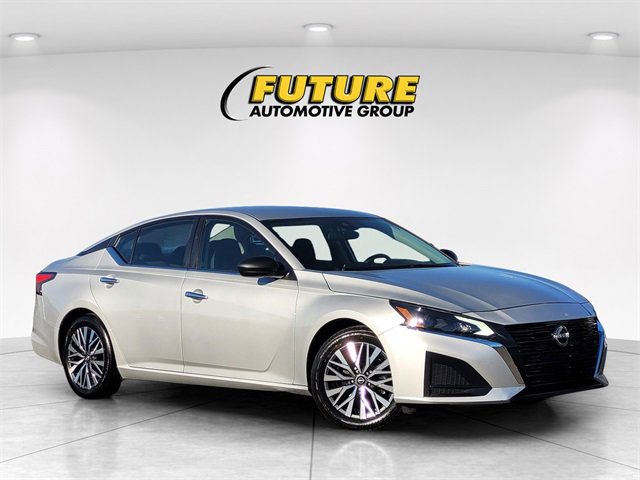 Used 2024 Nissan Altima 2.5 SV