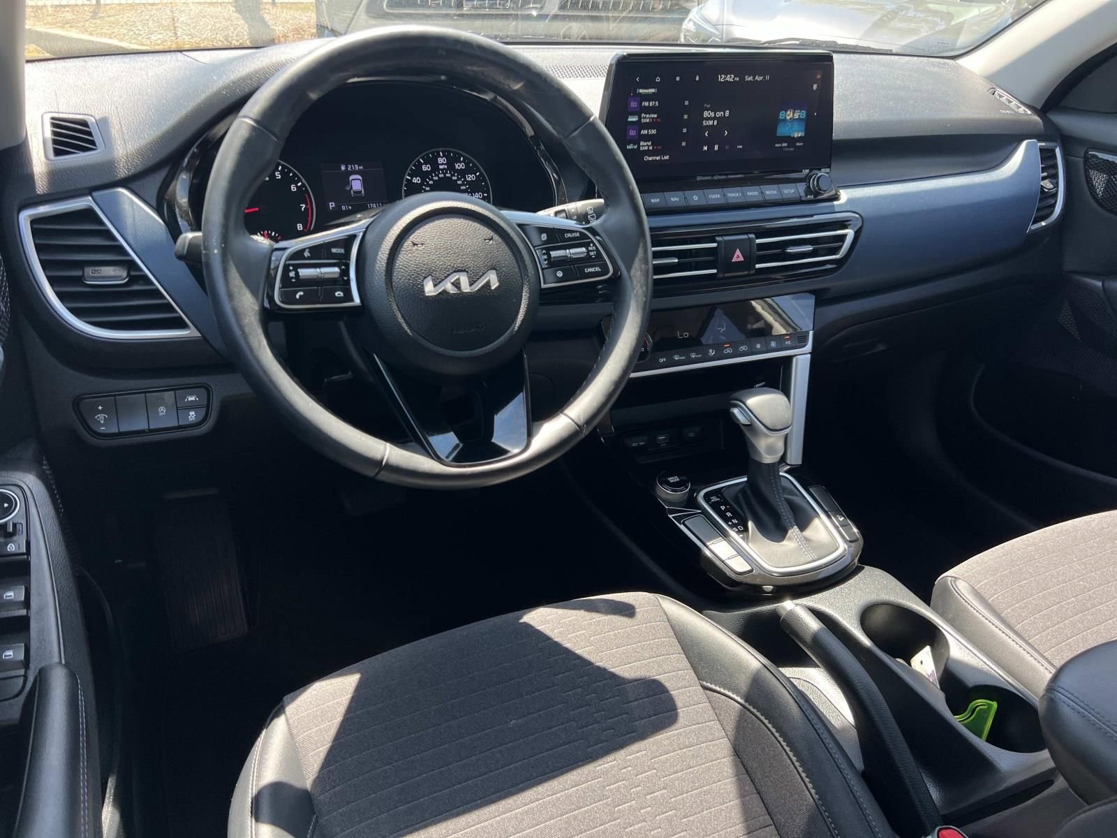 Used 2023 Kia Seltos S w/ Navigation Package image 22