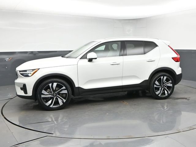 Used 2024 Volvo XC40 B5 Plus w/ Protection Package Premier AWD/4WD image 9