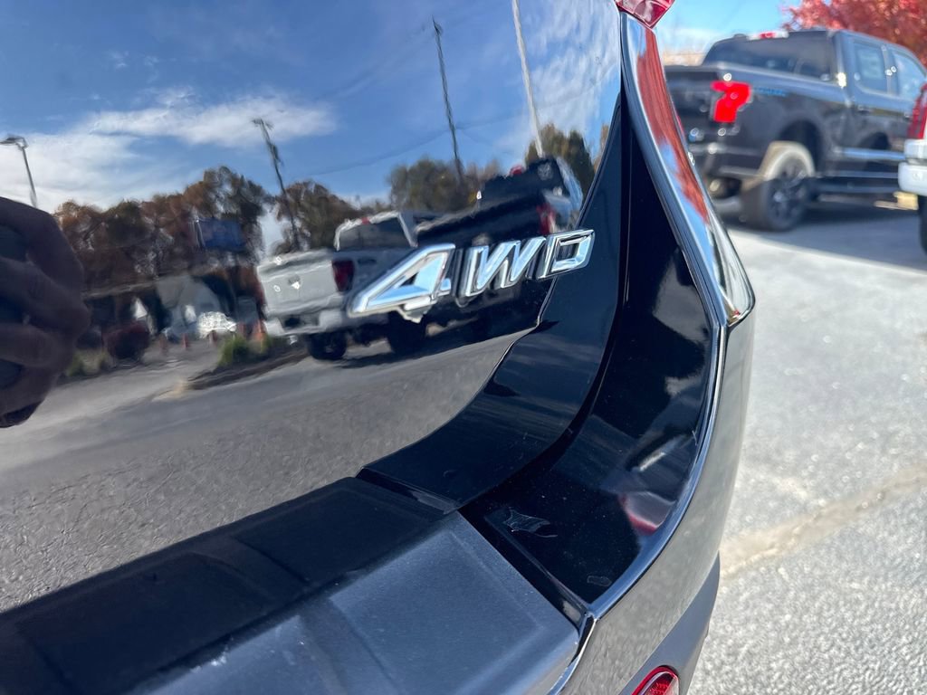 Used 2023 Ford Explorer XLT w/ Equipment Group 202A image 9