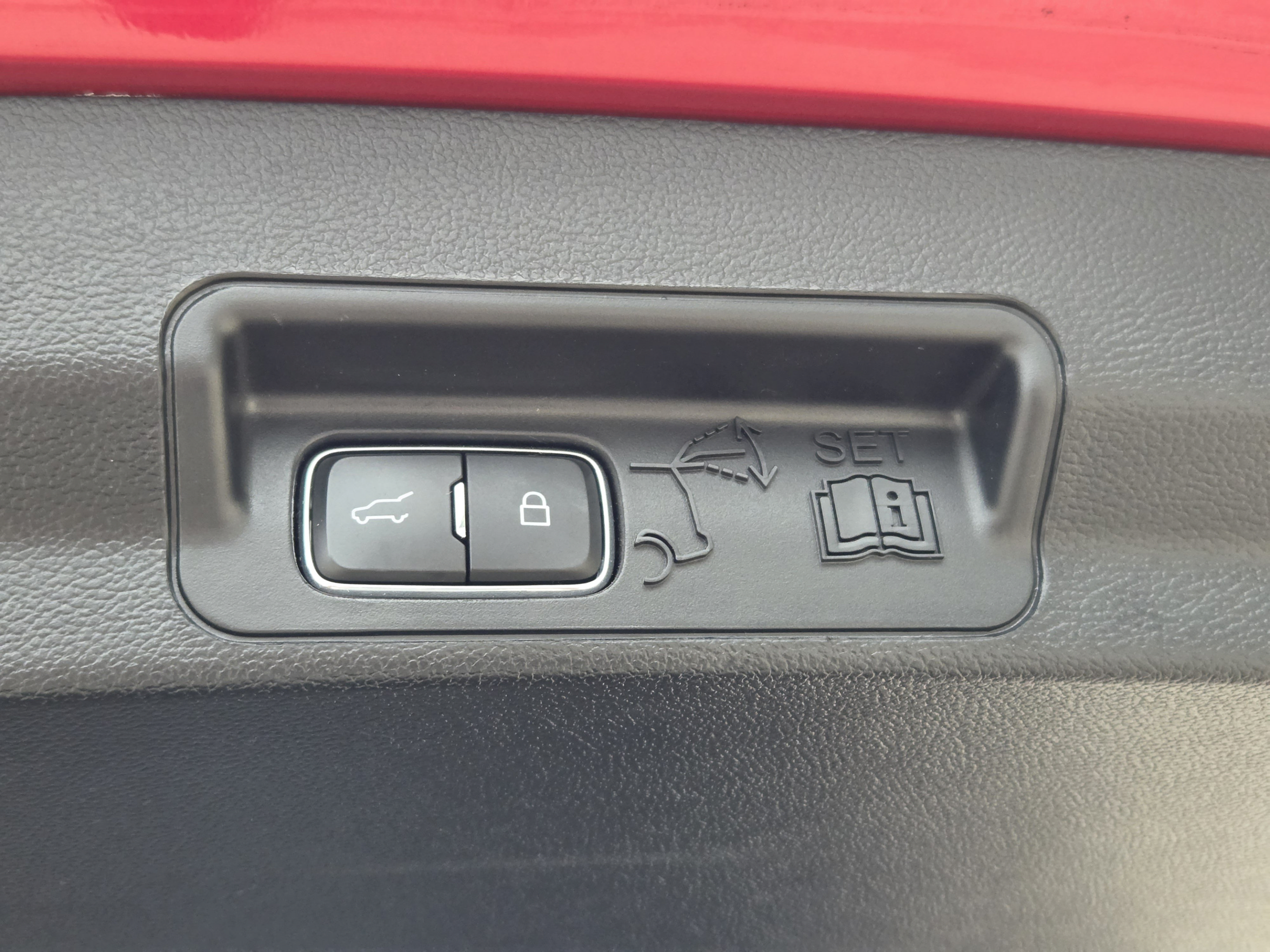 Used 2020 Ford Explorer Limited RWD image 34