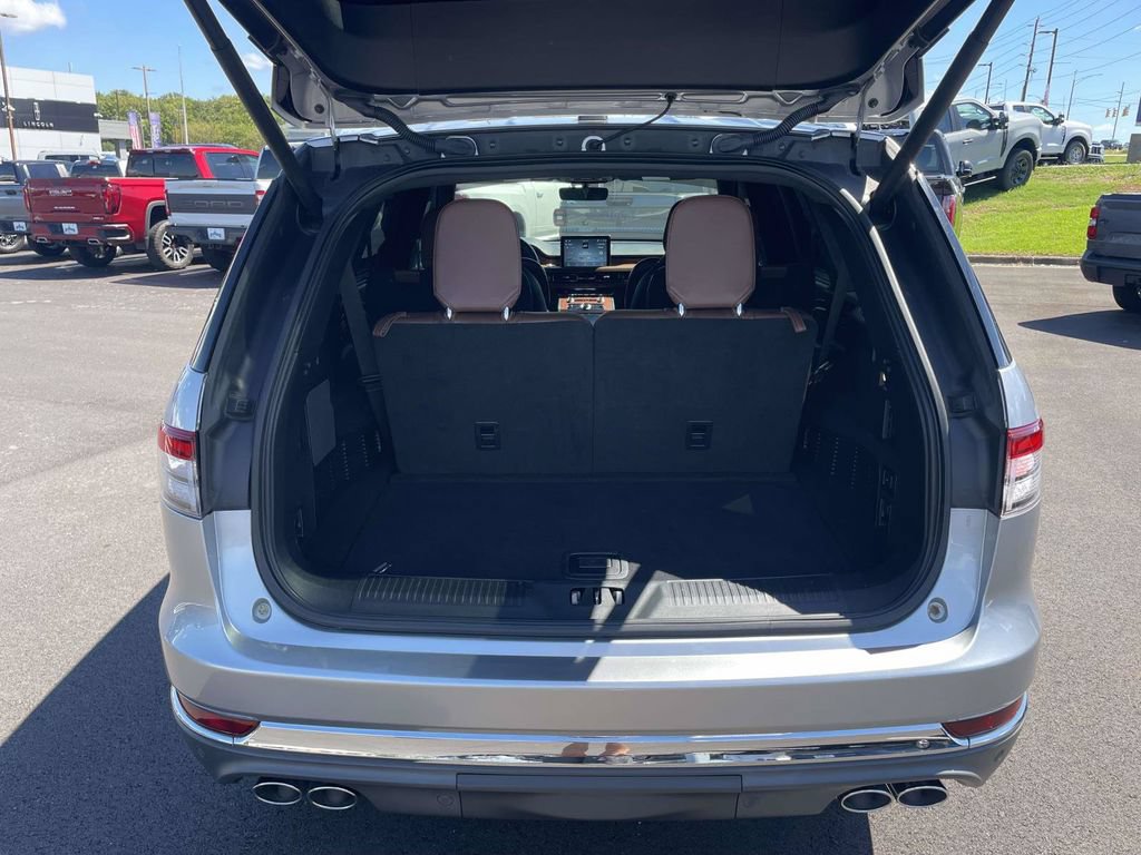 Used 2021 Lincoln Aviator Reserve w/ Equipment Group 201A AWD/4WD image 10