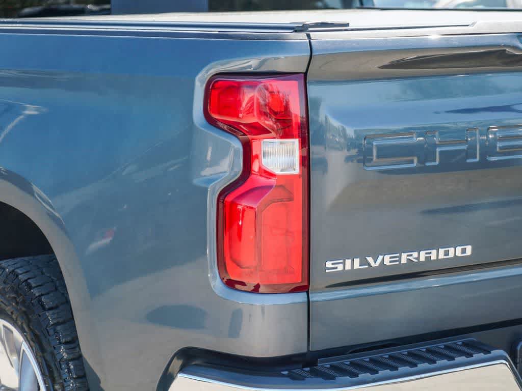 Used 2020 Chevrolet Silverado 1500 LTZ w/ LTZ Premium Package AWD/4WD image 17