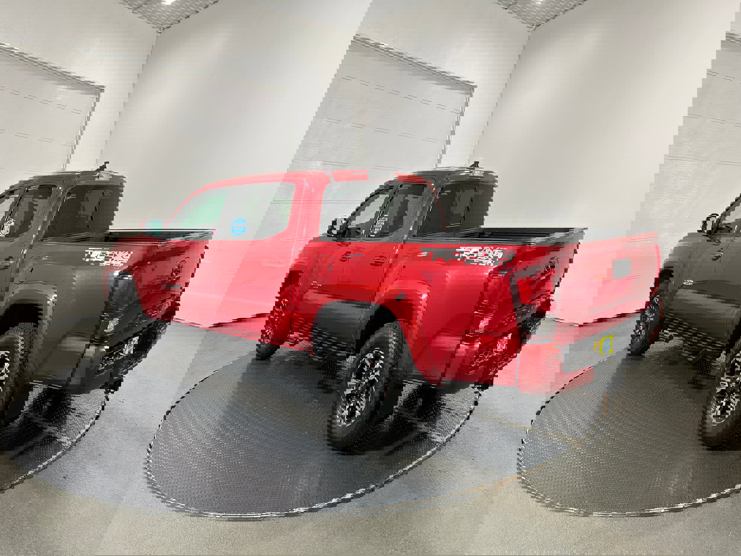 Used 2019 Toyota Tacoma TRD Sport image 19