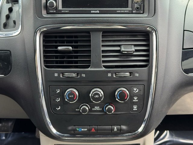 Used 2019 Dodge Grand Caravan SXT image 5