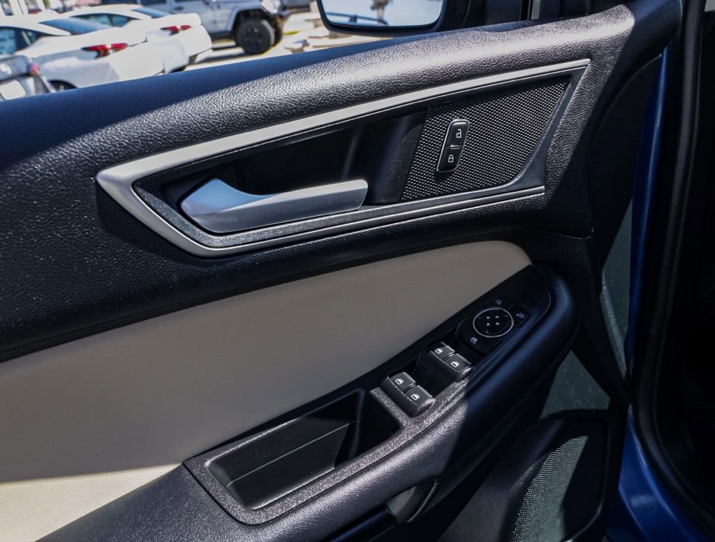 Used 2021 Ford Edge SEL AWD/4WD image 13