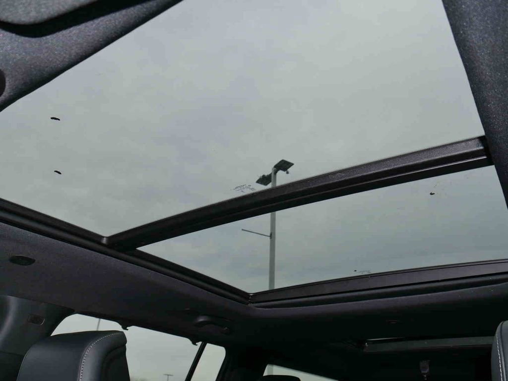 New 2025 Jeep Wagoneer L Series II w/ Convenience Group I image 29