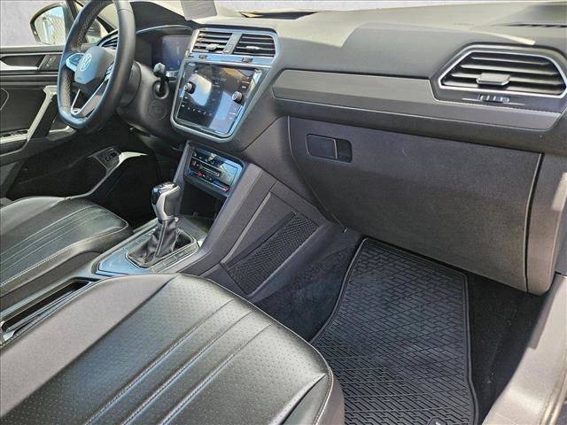 Certified 2022 Volkswagen Tiguan SE w/ Panoramic Sunroof Package FWD image 21
