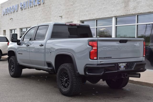 Used 2025 Chevrolet Silverado 2500 ZR2 w/ Technology Package AWD/4WD image 9