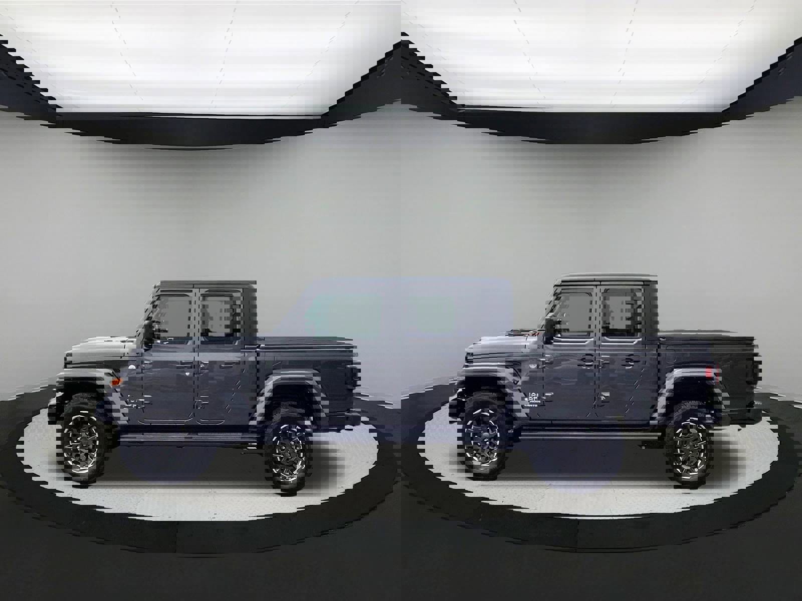 Used 2021 Jeep Gladiator Overland w/ Dual Top Group image 5