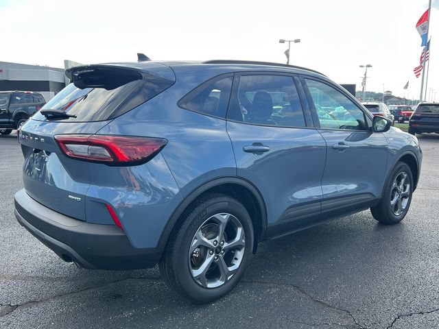Certified 2025 Ford Escape ST-Line w/ Tech Pack #1 AWD/4WD image 8