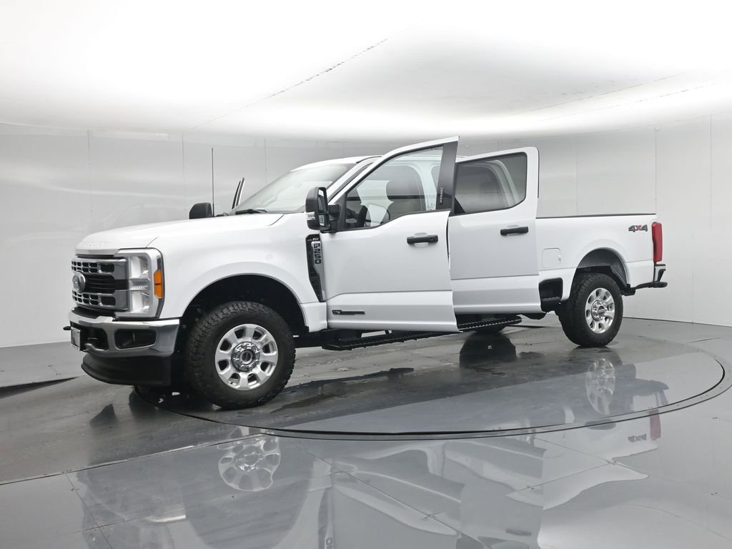Used 2023 Ford F250 XLT w/ F-250 >10K GVWR Package image 6