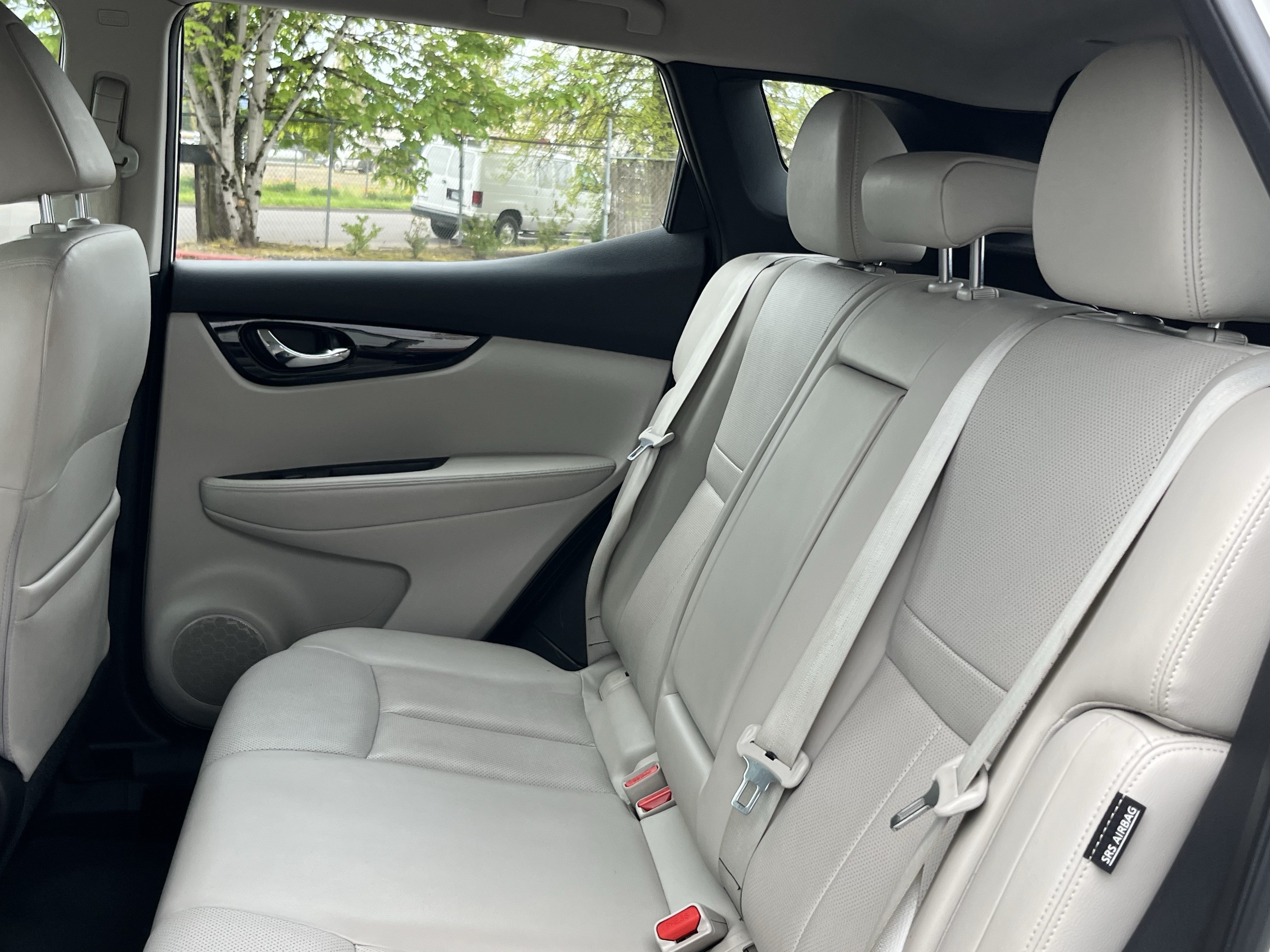 Used 2022 Nissan Rogue Sport SL AWD/4WD image 14