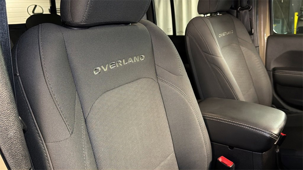 Used 2020 Jeep Gladiator Overland image 13