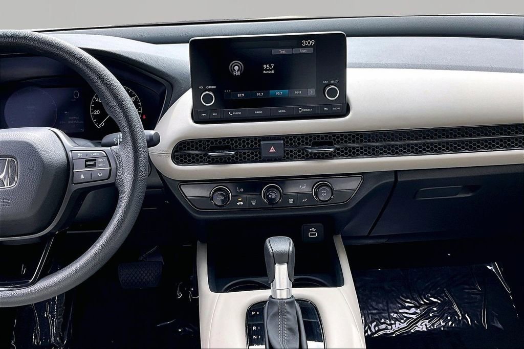Certified 2024 Honda HR-V LX image 9