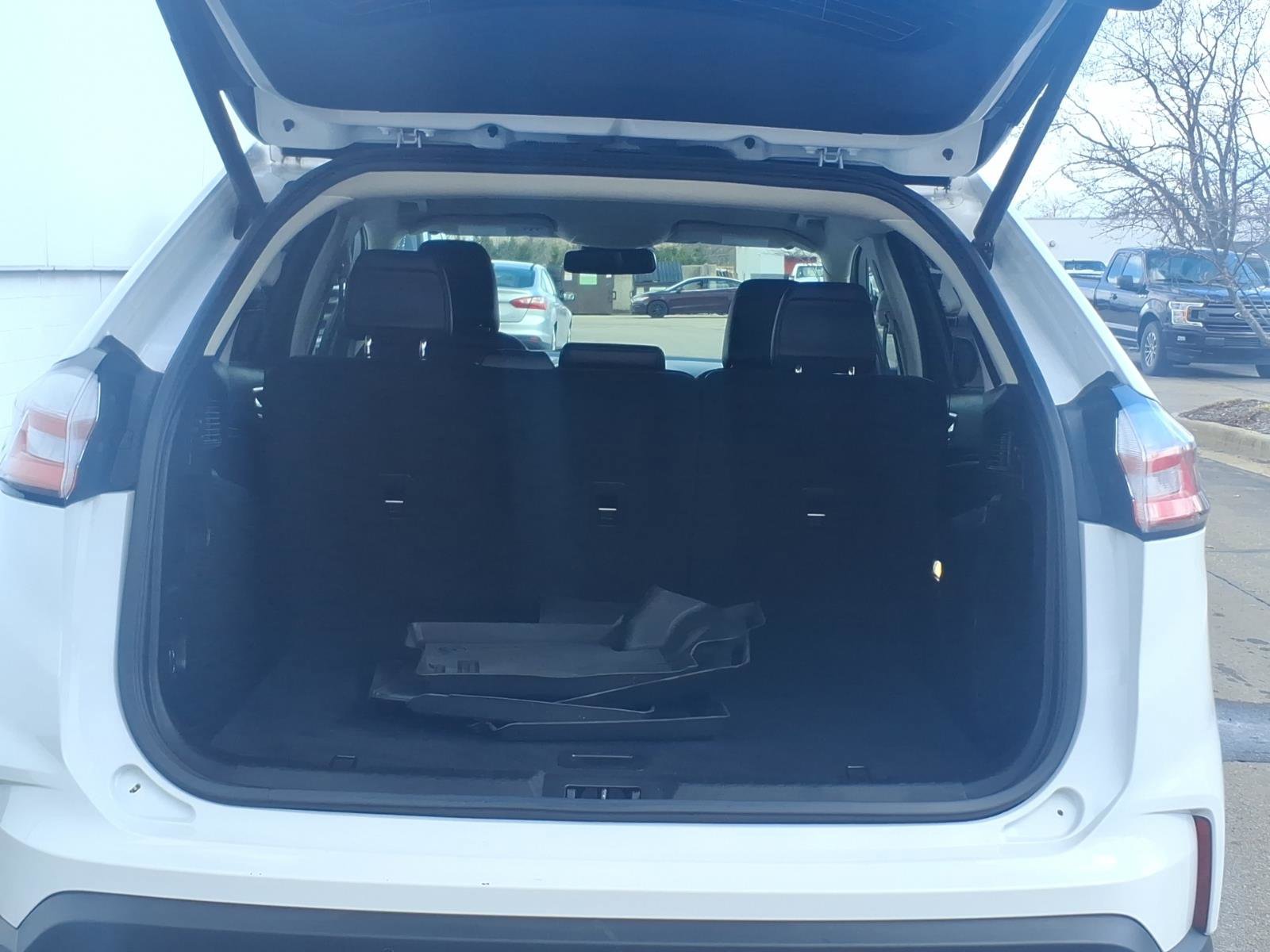 Used 2023 Ford Edge SEL w/ Convenience Package image 7