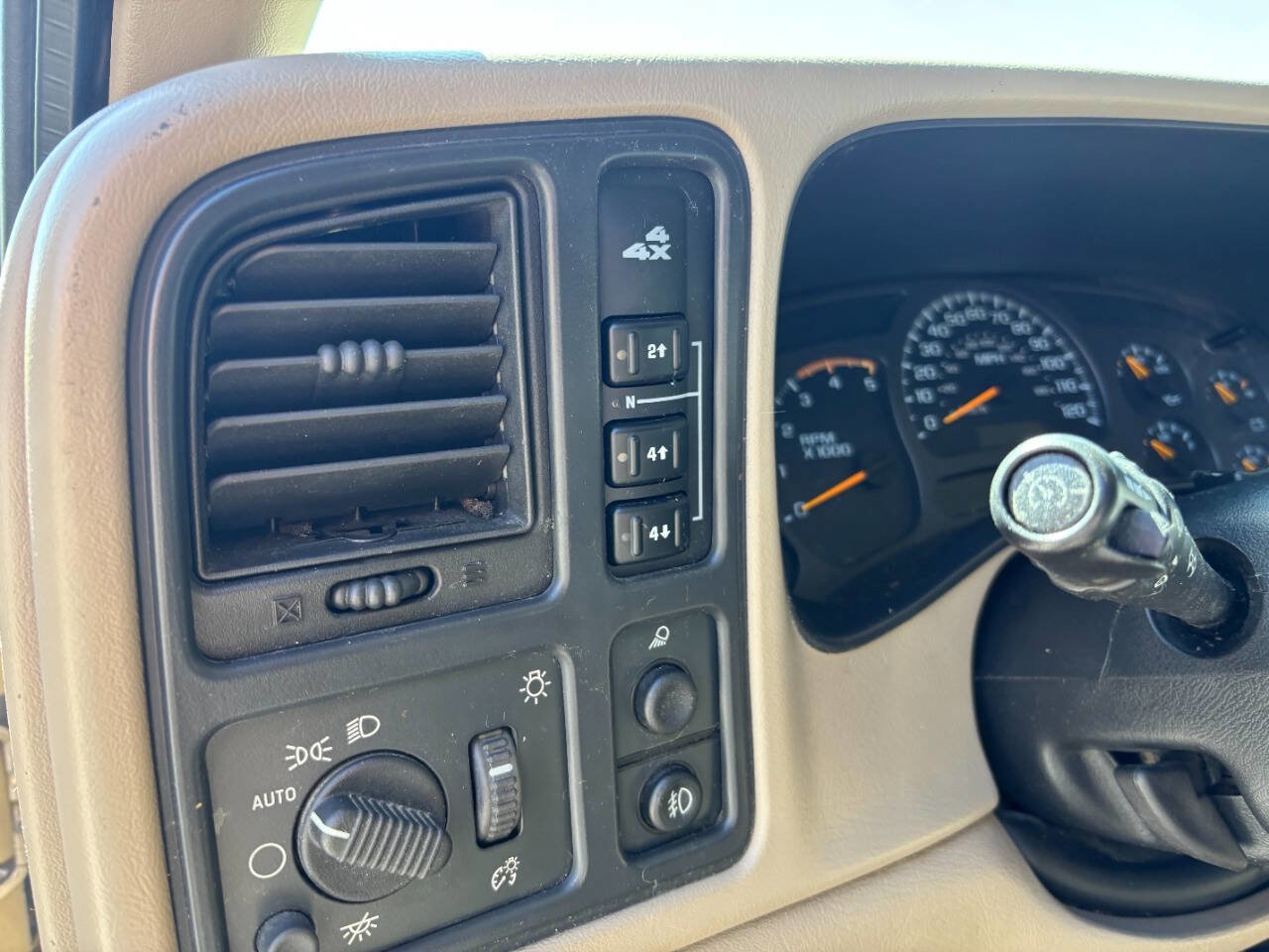 Used 2004 GMC Sierra 2500 SLE w/ Heavy-Duty Power Package AWD/4WD image 12