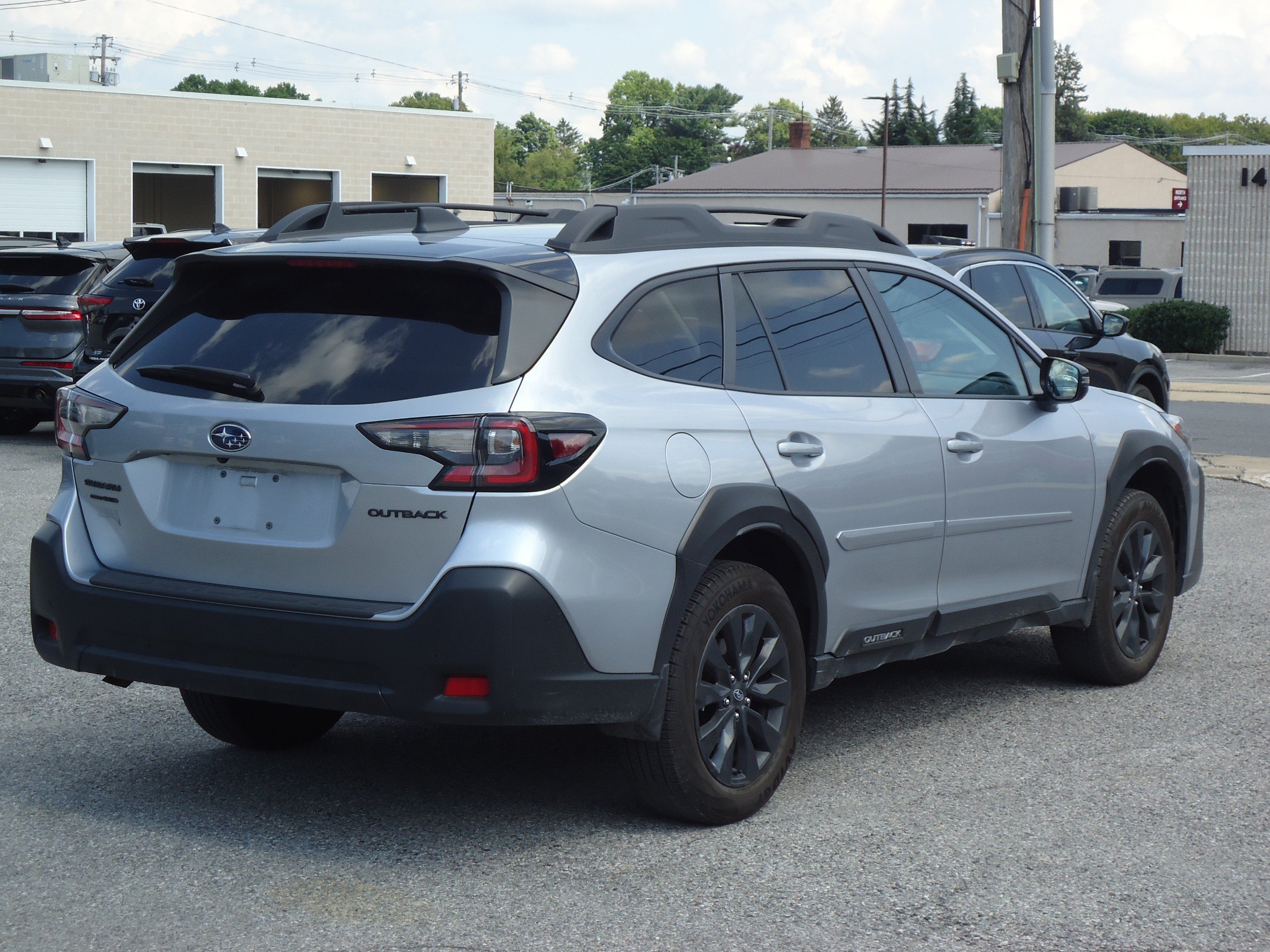 Used 2023 Subaru Outback Onyx Edition AWD/4WD image 3