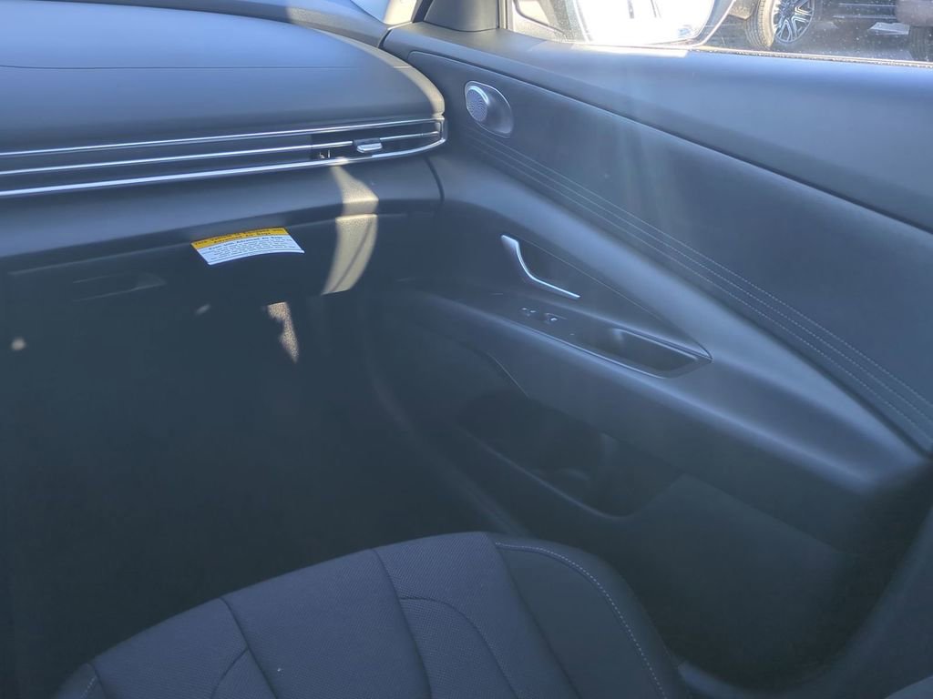 New 2026 Hyundai Elantra SE image 17