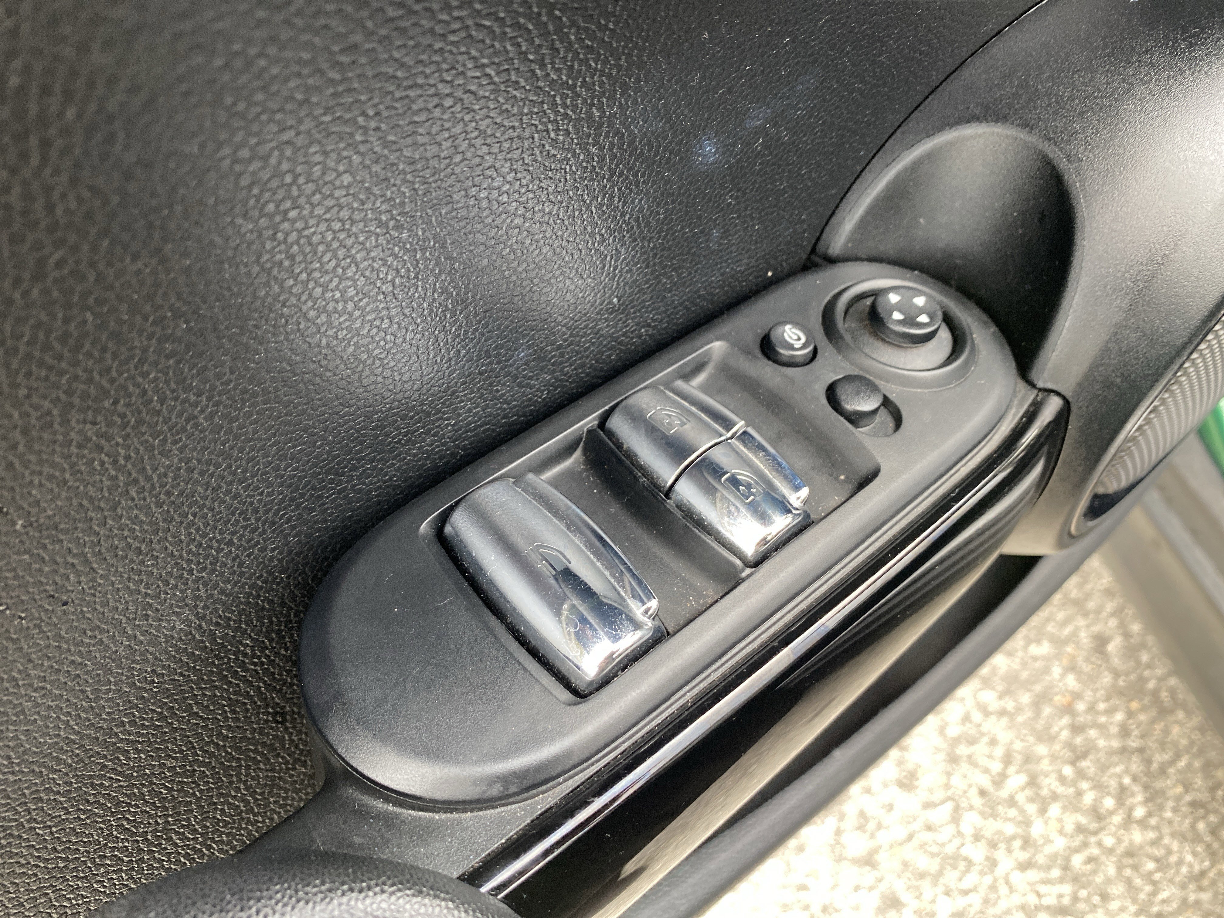 Certified 2024 MINI Cooper S image 24