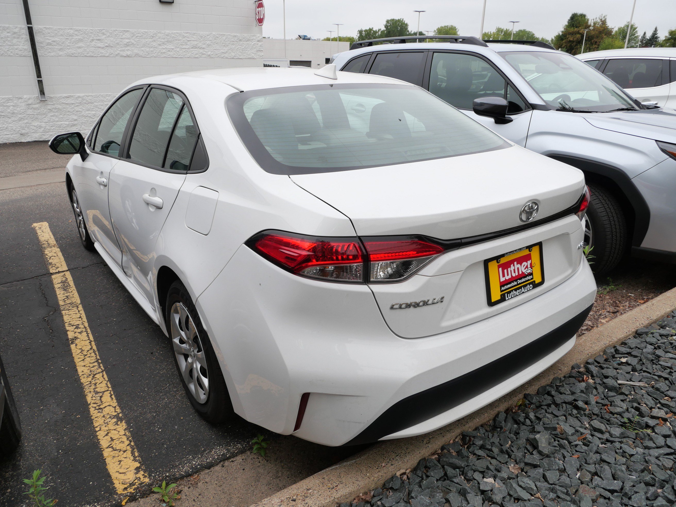 Used 2021 Toyota Corolla LE FWD image 6