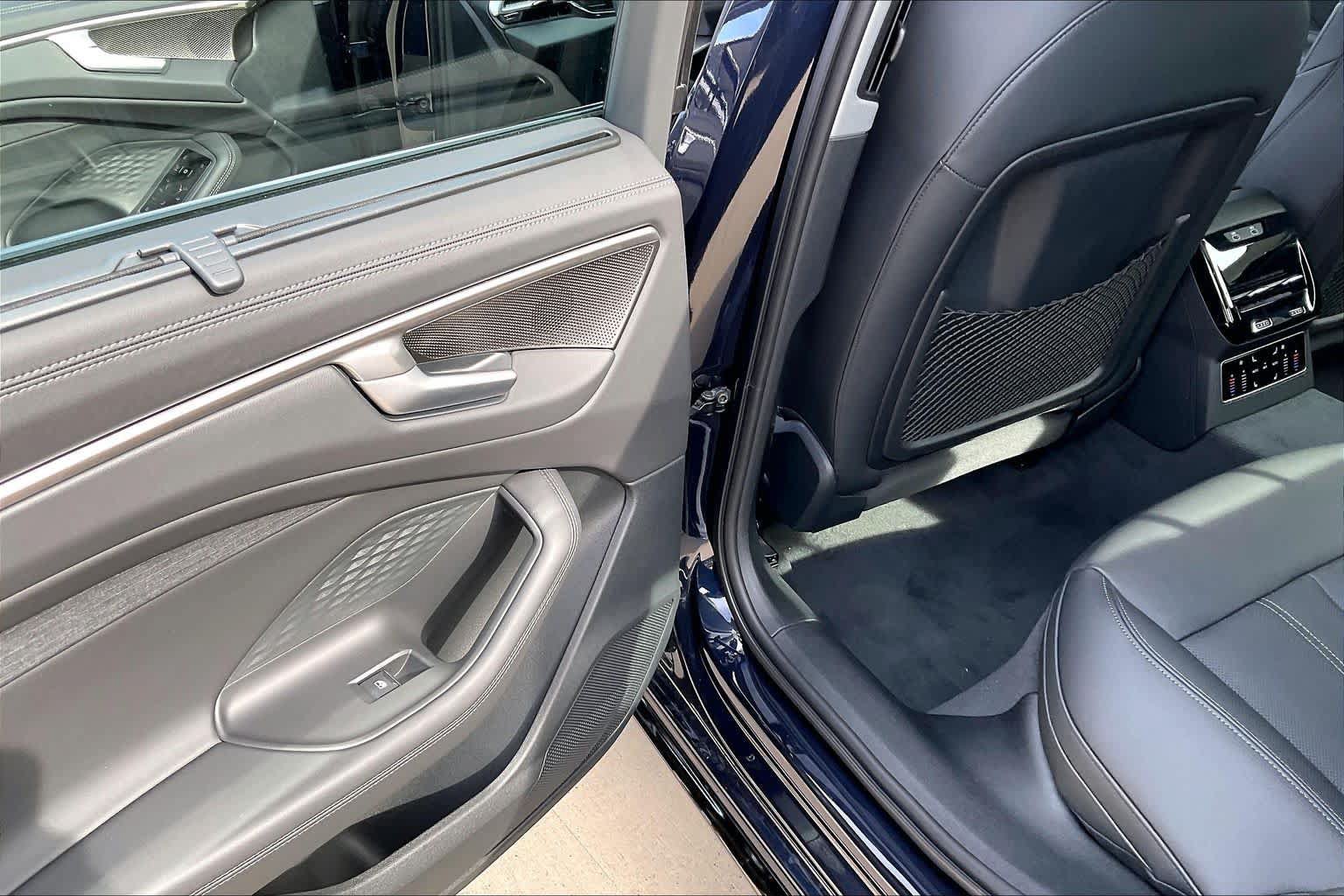 New 2026 Audi A6 Premium Plus AWD/4WD image 18